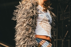 Suki-Waterhouse-2