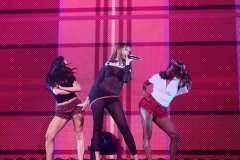 PinkPantheress-by-Michelle-Castillo-@neonicreative3430